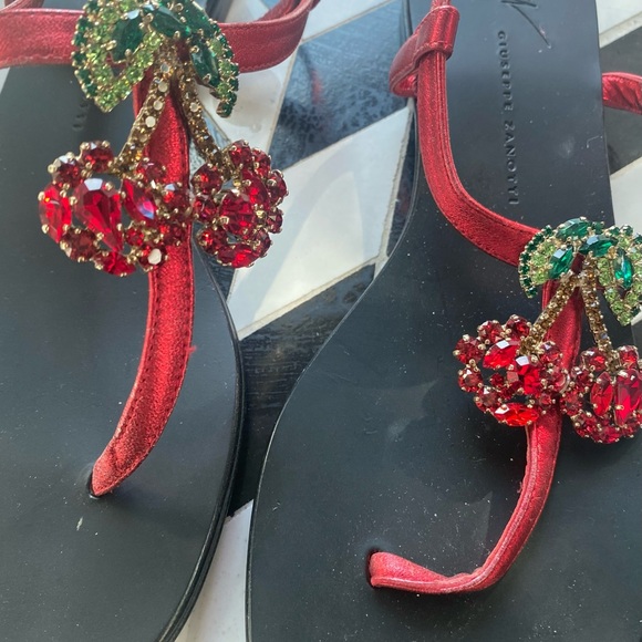 Guiseppi Cherry Red Crystal sandals-NWT - Picture 8 of 12